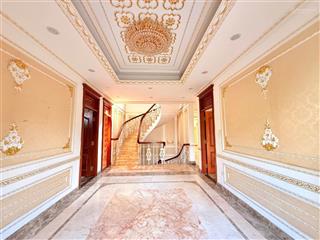 Nhìn căn biệt thự này cảm giác như lạc vào trong thế giới cổ tích  nó đẹp gì đâu