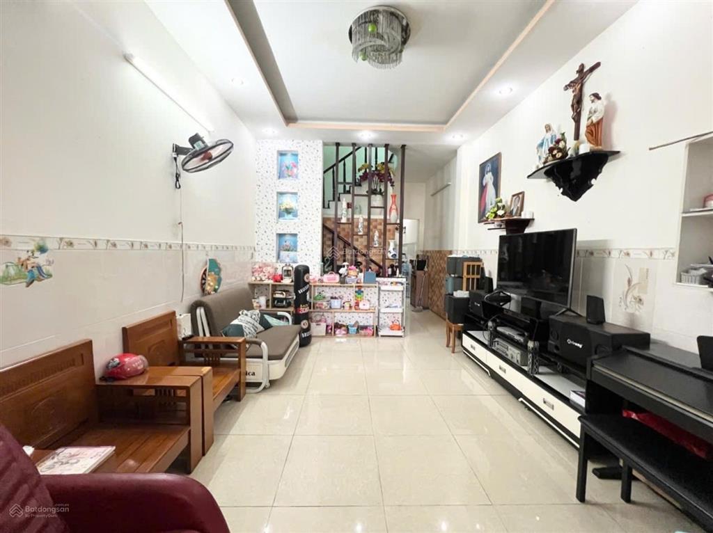 Chị chủ cần thanh khoản gấp  bán căn nhà 3 tầng gần phạm văn chiêu giá hạt rẻ