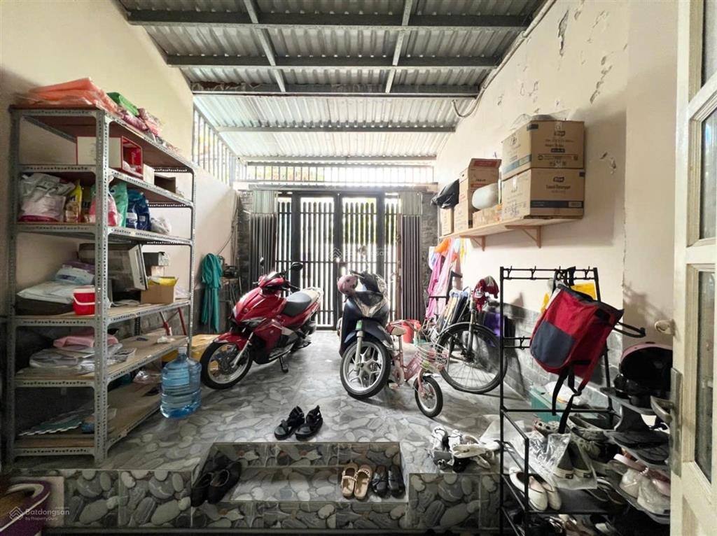 Chị chủ cần thanh khoản gấp  bán căn nhà 3 tầng gần phạm văn chiêu giá hạt rẻ