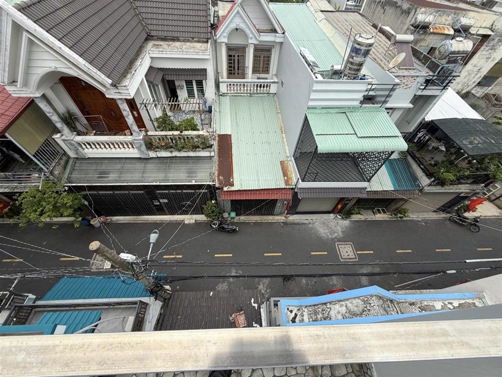 Cực phẩm 4 tầng đối diện hiệp thành city hẻm 6m xe hơi tránh nhau chỉ 5,7 tỷ