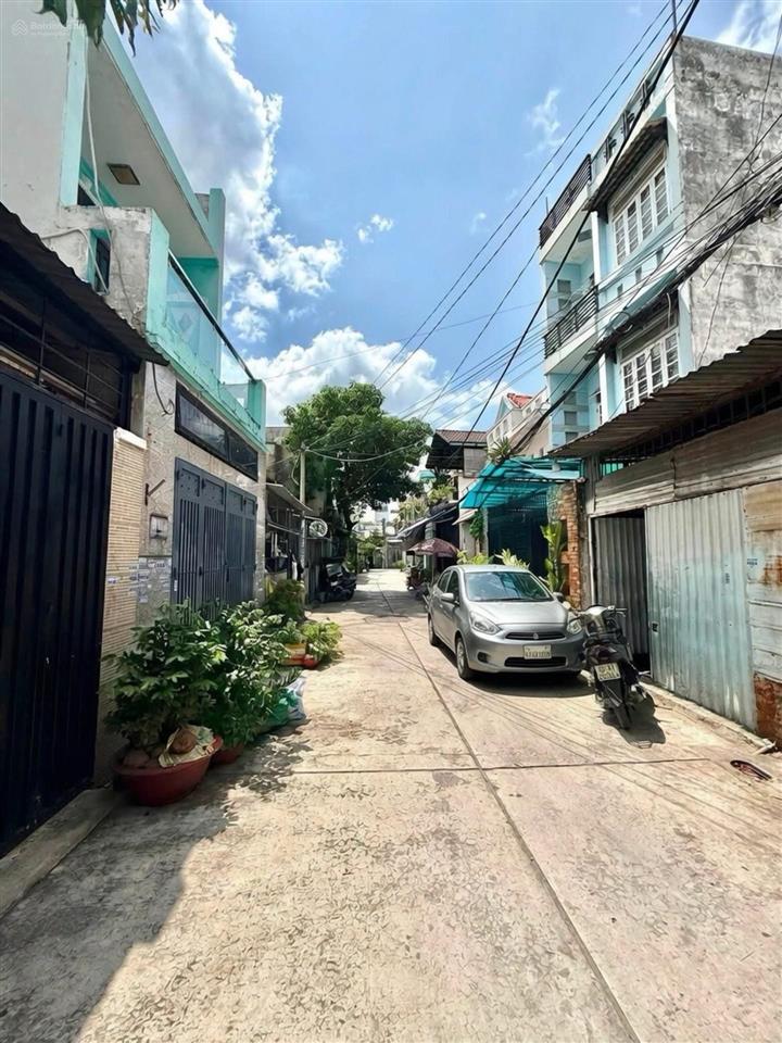 Nhà đẹp gần tô ký q12  hẻm 5m xe hơi thông  2 tầng  64m2  giá 4.75 tỷ