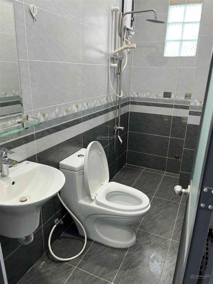 Lô góc không lộ giới  nguyễn thị kiểu q12  4 tầng  dt 60m2  giảm sốc 700tr còn 5,2 tỷ