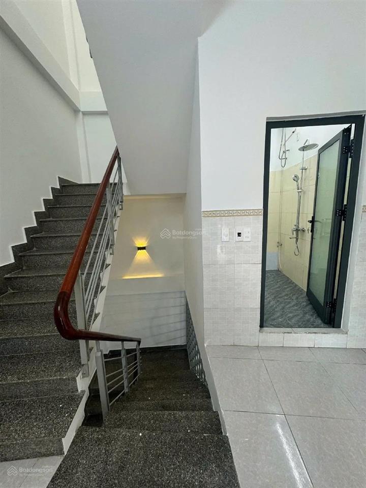 Quỹ đất hiếm có nhà bán ra  đường mỹ khê 7  vài phút đi bộ ra biển mỹ khê