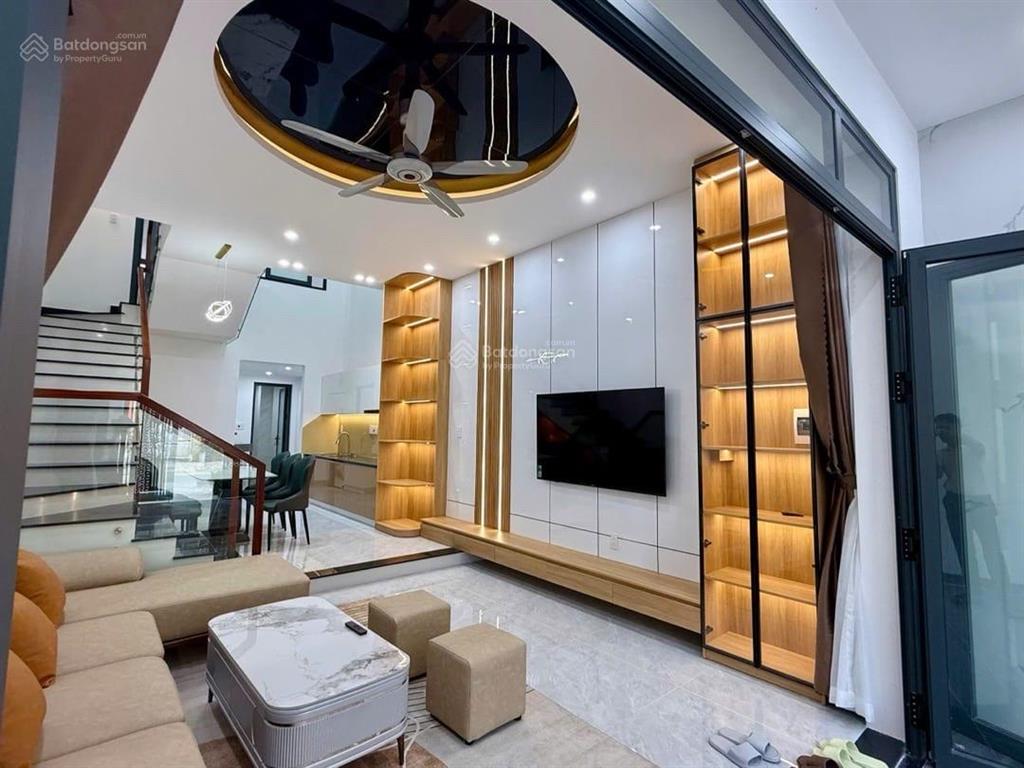 Nhà 3 tầng 5 phòng ngủ full nội thất cao cấp  nhà đẹp chờ chủ