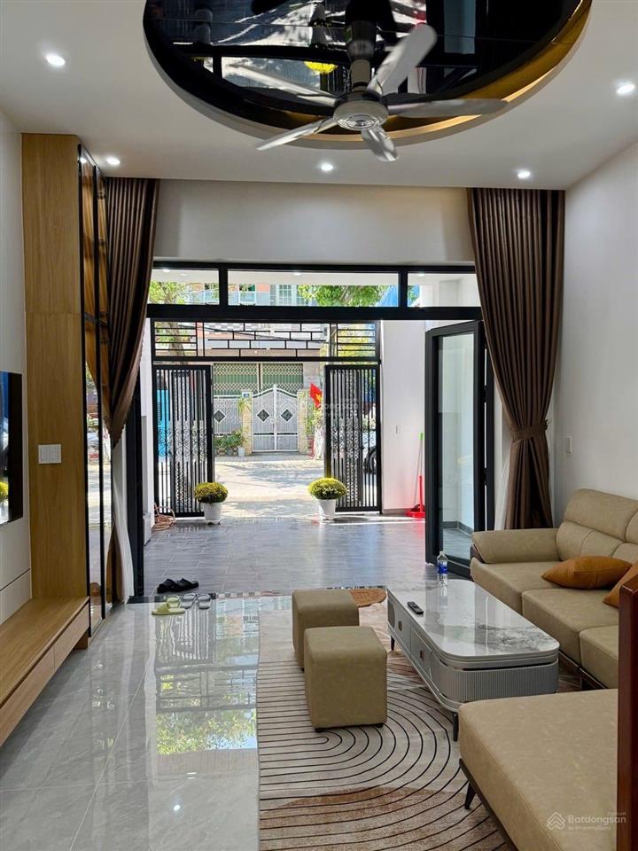 Nhà 3 tầng 5 phòng ngủ full nội thất cao cấp  nhà đẹp chờ chủ