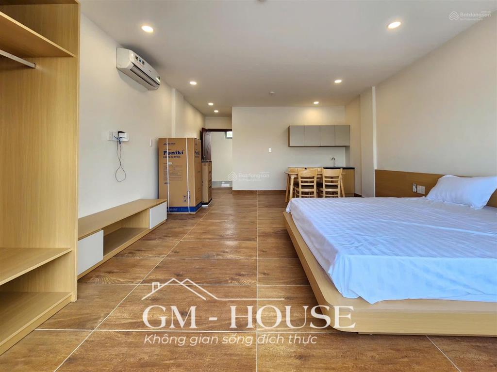 Cho thuê căn hộ dịch vụ mới rộng hơn 50m2, full nội thất tại xô viết nghệ tĩnh, bình thạnh