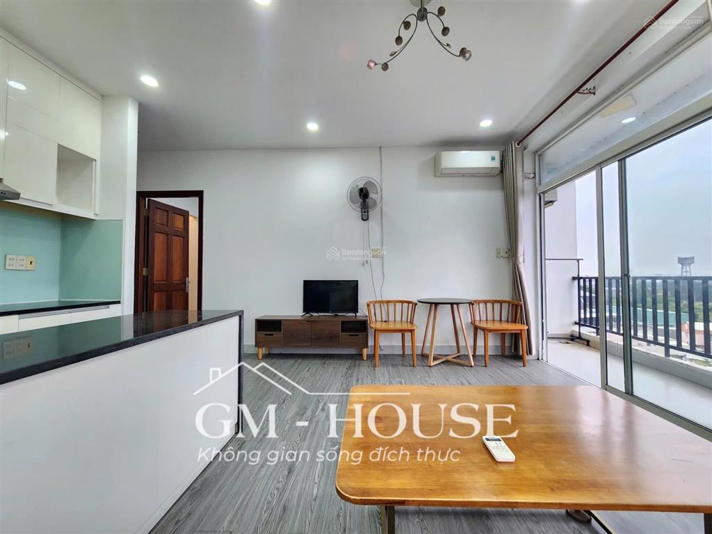 Cho thuê căn hộ dịch vụ  1 phòng ngủ, ban công, full nội thất  ung văn khiêm