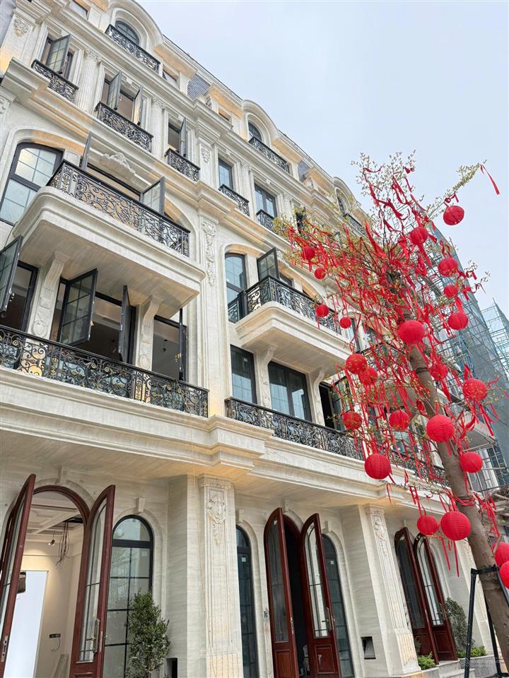 Bán căn 247m2 liền kề 4 tầng tại noble đường 24m siêu rộng. phù hợp ở kinh doanh, văn phòng công ty