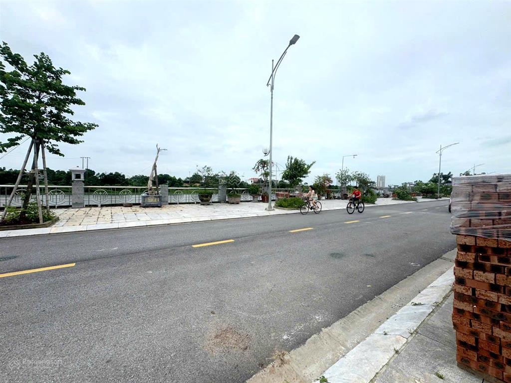 Chính chủ bán gấp đất mặt sông đáy phủ lý, 157m2, giá 35 triệu/m2, mặt 6m vỉa hè rộng 7m