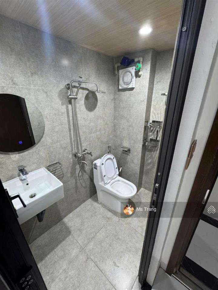 Chính chủ gửi bán nhà dòng tiền phố thanh bình hà đông giá nhỉnh 18 tỷ,dt 82m x 6 tầng,mt5m vip