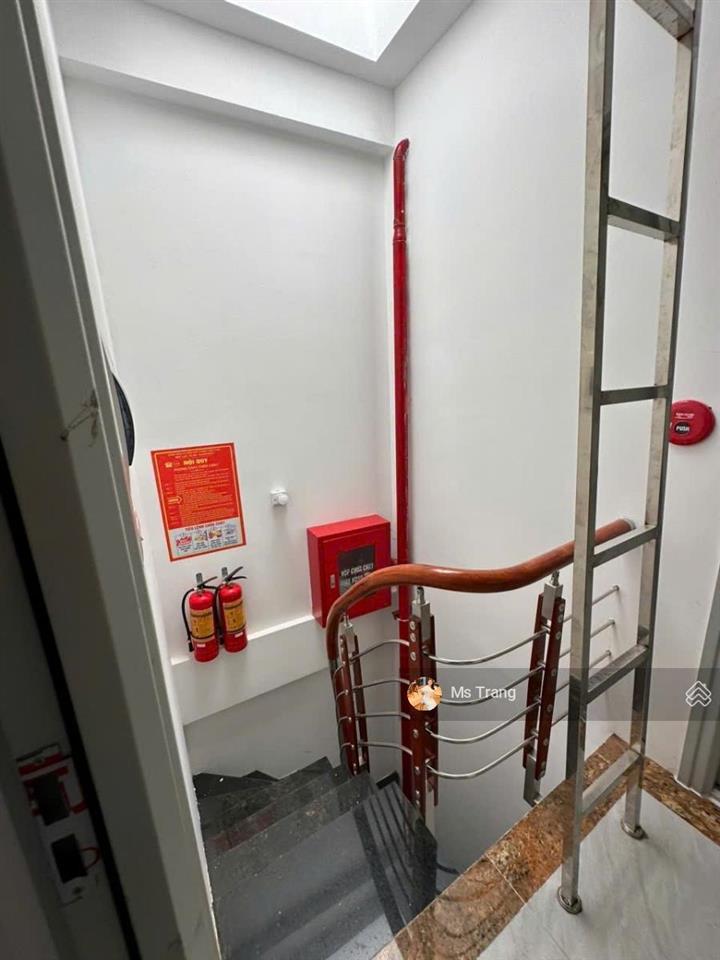 Chính chủ gửi bán nhà dòng tiền phố thanh bình hà đông giá nhỉnh 18 tỷ,dt 82m x 6 tầng,mt5m vip