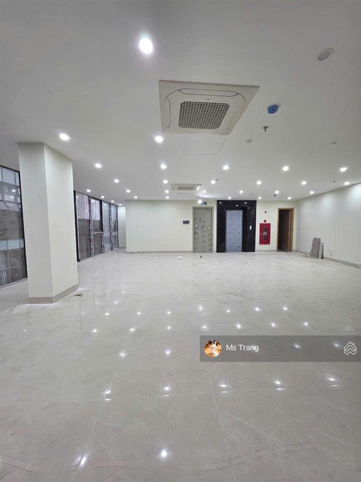 Dt 2 tỷ/năm! bán tòa văn phòng 10 tầng mặt phố lê văn lương, cầu giấy, 120m2, mặt tiền 13m, 81 tỷ