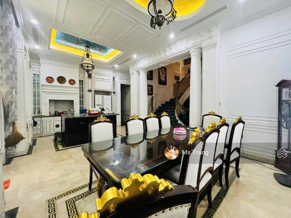 Bán biệt thự tp giao lưu, 245m2 x 4 tầng, mt 8.5m, ô tô tránh, gần hồ, 79 tỷ,  0342 598 ***