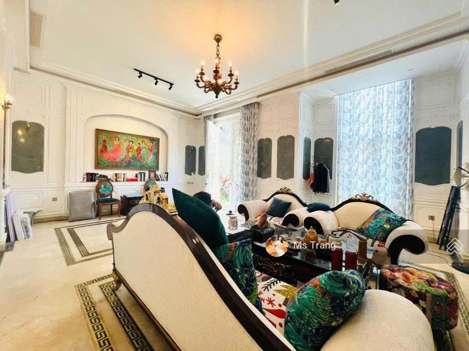 Bán biệt thự tp giao lưu, 245m2 x 4 tầng, mt 8.5m, ô tô tránh, gần hồ, 79 tỷ,  0342 598 ***