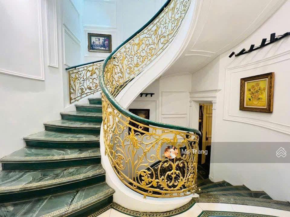 Bán biệt thự tp giao lưu, 245m2 x 4 tầng, mt 8.5m, ô tô tránh, gần hồ, 79 tỷ,  0342 598 ***