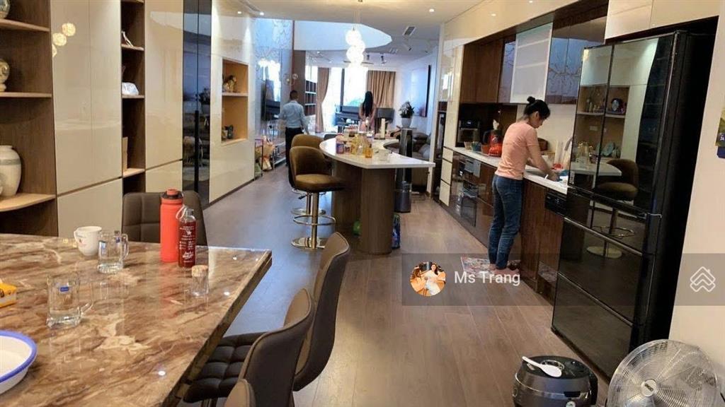 Toà khách sạn mặt phố yên hoa tây hồ 270m, 10 tầng,chào 157 tỷ, view hồ tây,dòng tiền 7.2tỷ/năm vip