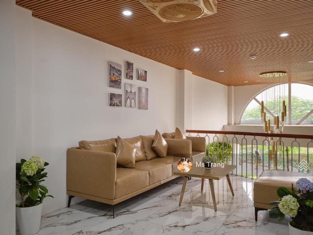Toà khách sạn mặt phố yên hoa tây hồ 270m, 10 tầng,chào 157 tỷ, view hồ tây,dòng tiền 7.2tỷ/năm vip
