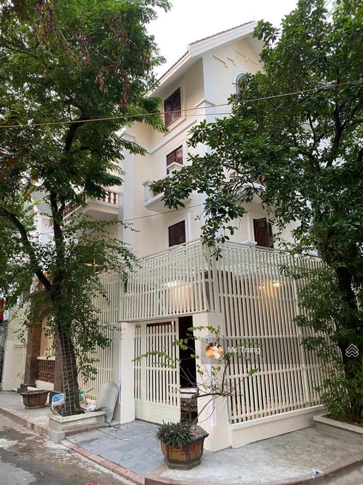 Biệt thự giới tinh hoa cầu giấy 269m,6 tầng có hầm,mt 18.5m, lô góc thoáng thang máy, view vườn hoa