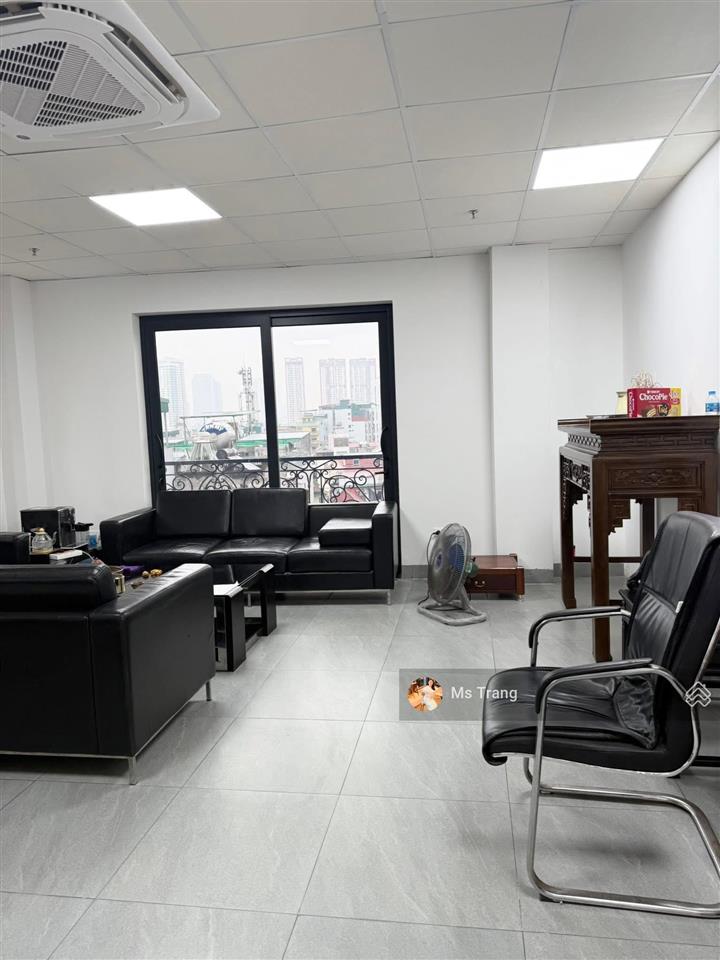 Toà văn phòng dương khuê,lô góc 189m, mt 25m, 9 tầng thang máy,dòng tiền 300tr/tháng, vip cầu giấy
