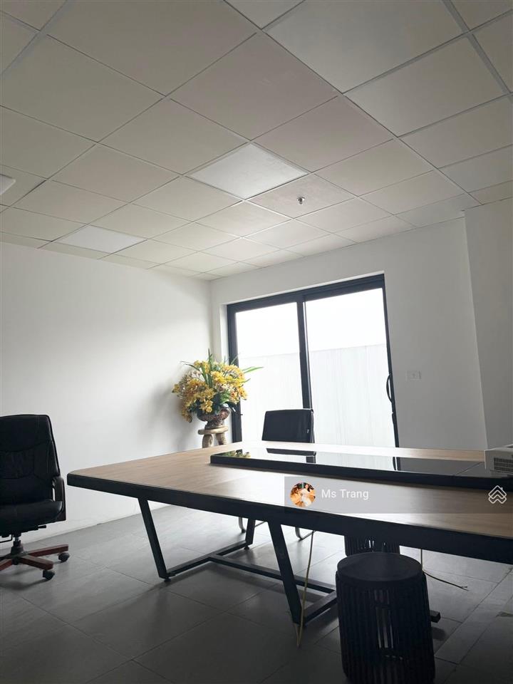 Toà văn phòng dương khuê,lô góc 189m, mt 25m, 9 tầng thang máy,dòng tiền 300tr/tháng, vip cầu giấy