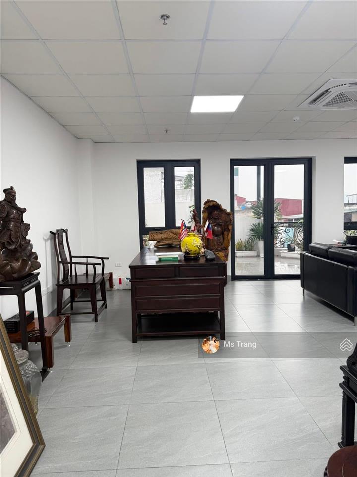 Toà văn phòng dương khuê,lô góc 189m, mt 25m, 9 tầng thang máy,dòng tiền 300tr/tháng, vip cầu giấy