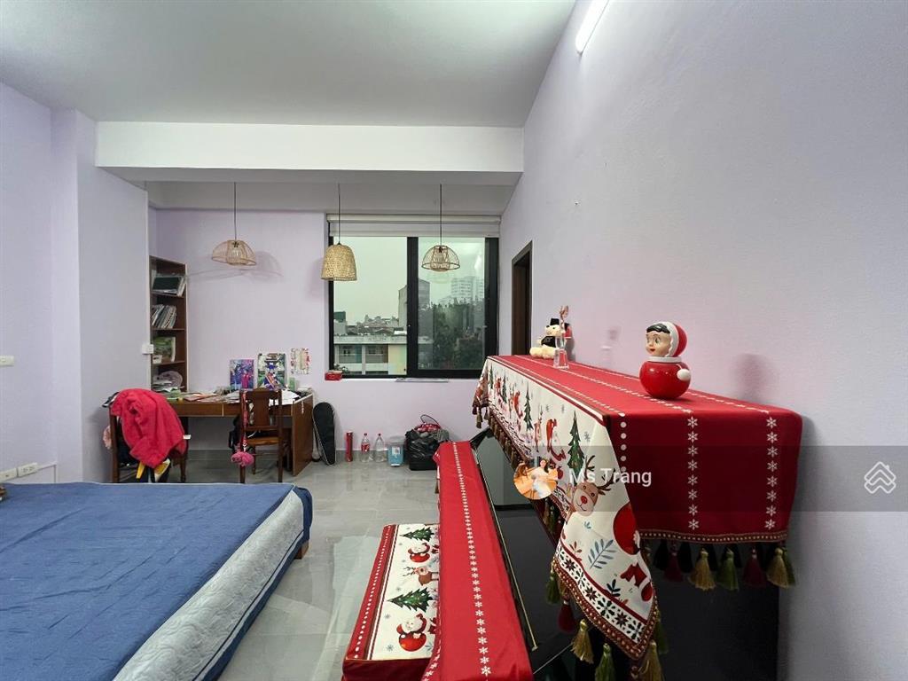 Mặt phố hoàng cầu 142m, 5 tầng, mt 12.8m, 2 mặt thoáng, cho thuê 1 tỷ/năm, 120 tỷ đống đa
