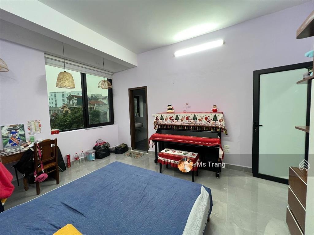 Mặt phố hoàng cầu 142m, 5 tầng, mt 12.8m, 2 mặt thoáng, cho thuê 1 tỷ/năm, 120 tỷ đống đa
