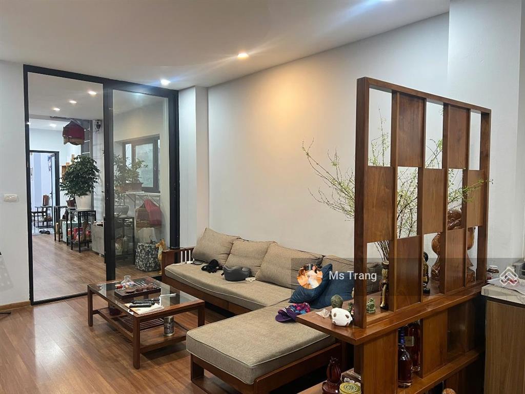 Mặt phố hoàng cầu 142m, 5 tầng, mt 12.8m, 2 mặt thoáng, cho thuê 1 tỷ/năm, 120 tỷ đống đa