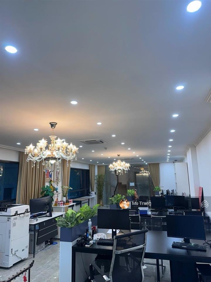 Mặt phố chùa láng 101m, 10 tầng, mt 7m, vỉa hè rộng, dòng tiền 150tr/tháng, chỉ 6x tỷ đống đa