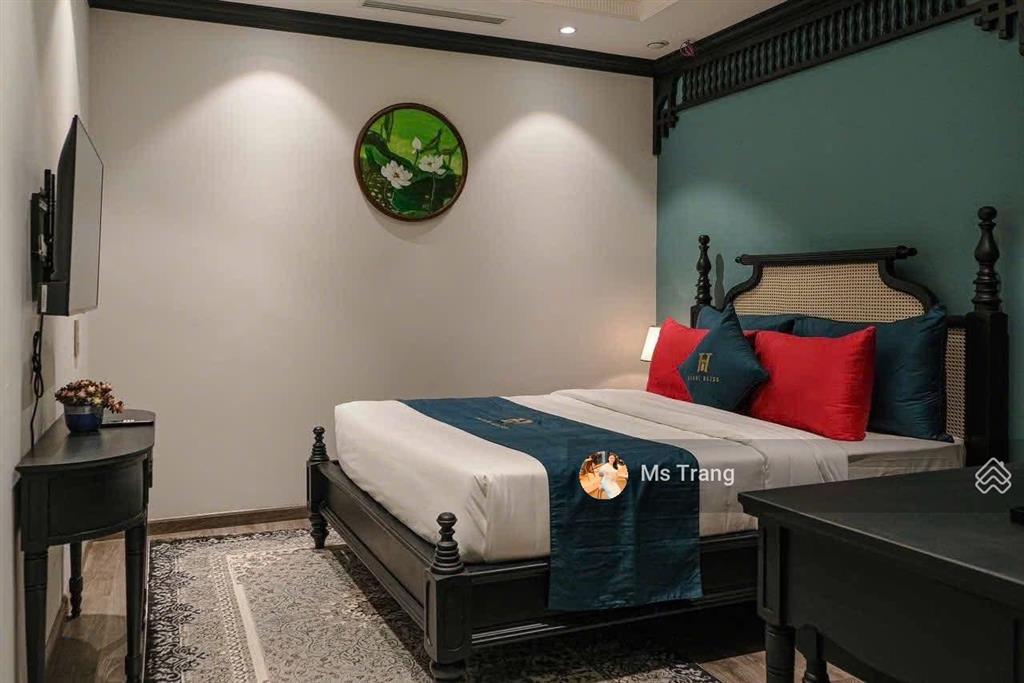 Biểu tượng khách sạn phố cổ hàng thiếc  30 phòng  dòng tiền 600 triệu/tháng  255 tỷ