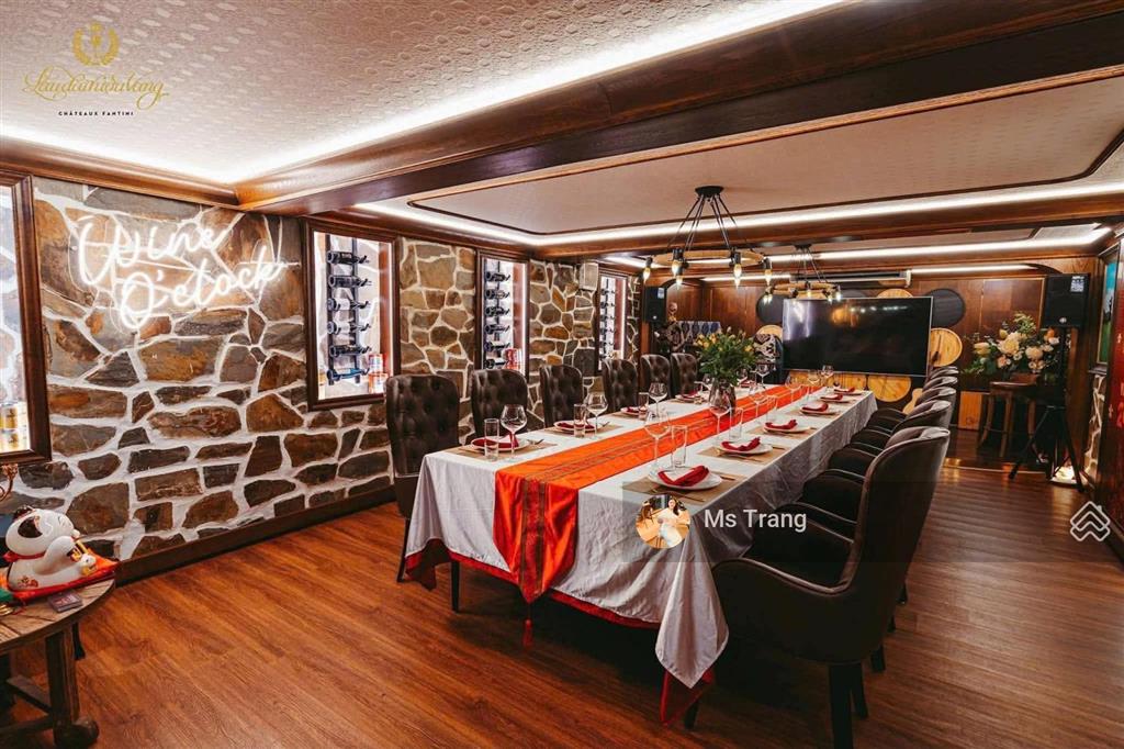 Biệt thự lô góc kđt yên hòa 264m  6t  mt 18m  view vườn hoa  cho thuê 150tr/th  165 tỷ