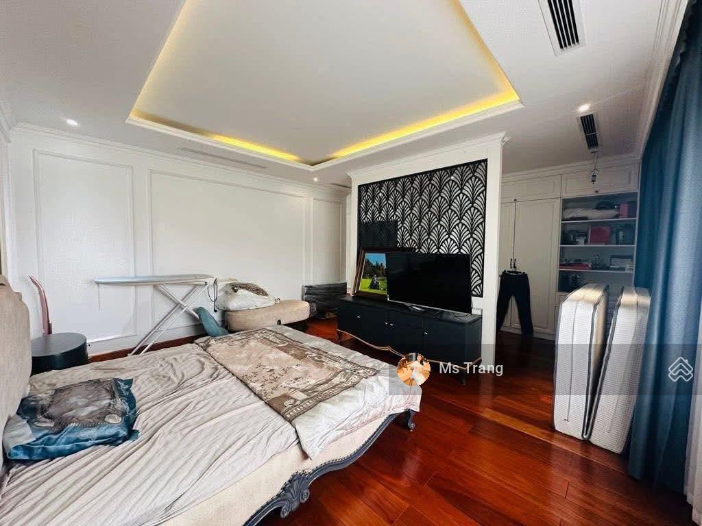 Biệt thự lô góc kđt yên hòa 264m  6t  mt 18m  view vườn hoa  cho thuê 150tr/th  165 tỷ
