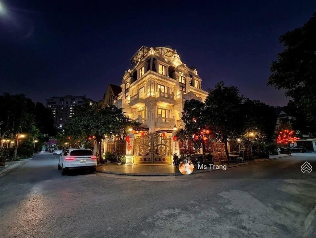 Biệt thự kđt việt hưng 269m², 5 tầng thang máy, mt 32m, sân vườn hồ koi, chỉ 89 tỷ