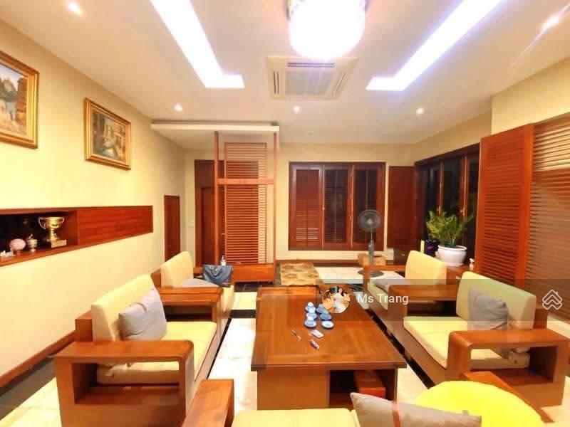 Biệt thự vườn đào 215m2, mt 14m, view vườn hoa, full gỗ quý, 119 tỷ tây hồ