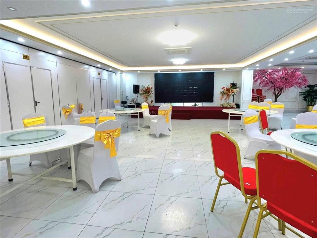Mặt phố hồng đô 679m², mt 42m, tòa nhà 6 tầng, nam từ liêm, dòng tiền 500 triệu/tháng, 168 tỷ