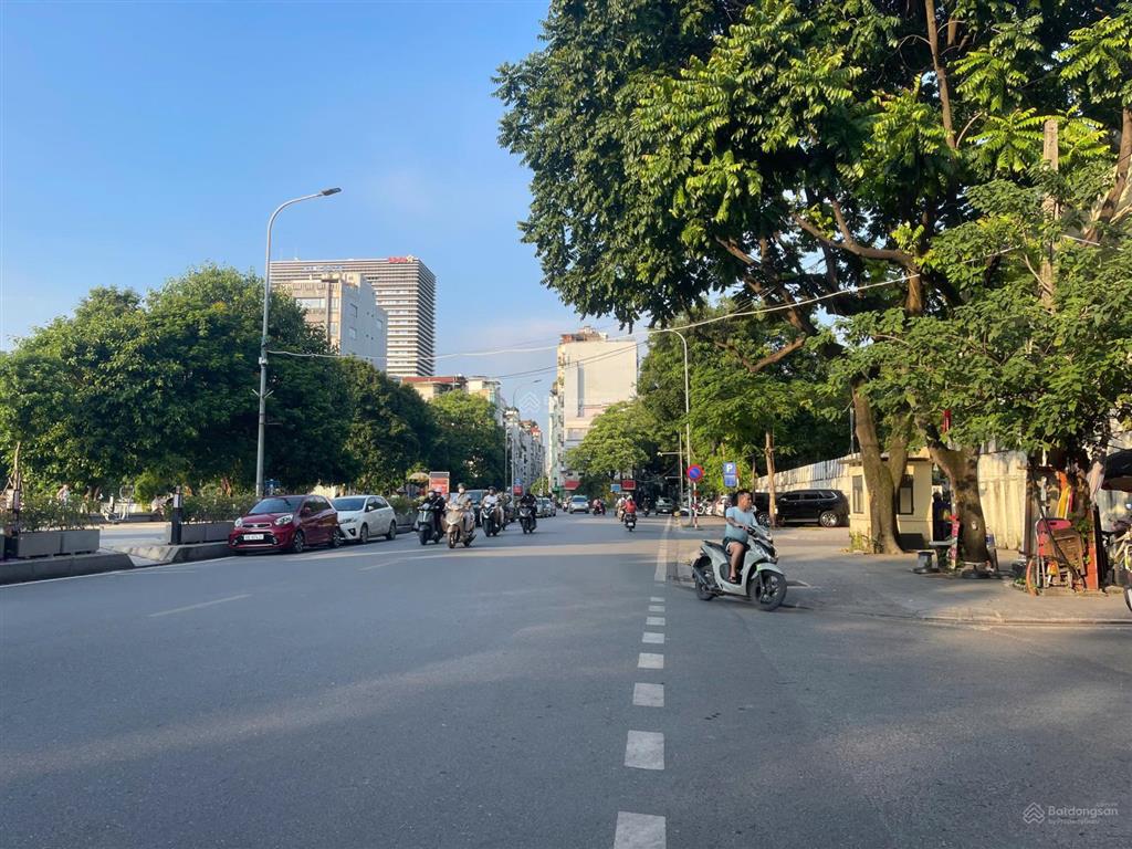 Mặt phố xã đàn 82m, 6tầng, vỉa hè đá bóng, ôtô dừng đỗ ngày đêm, kinh doanh sầm uất, 54tỷ đống đa