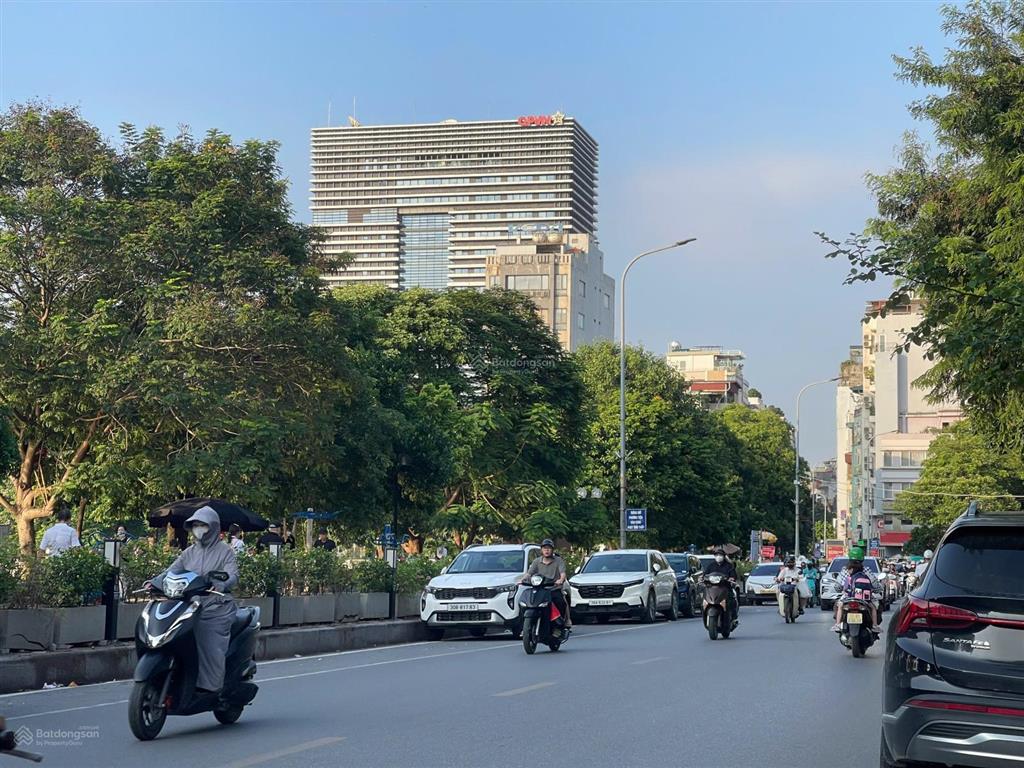 Mặt phố xã đàn 82m, 6tầng, vỉa hè đá bóng, ôtô dừng đỗ ngày đêm, kinh doanh sầm uất, 54tỷ đống đa