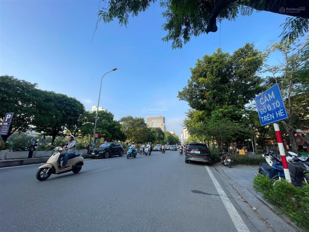 Mặt phố xã đàn 82m, 6tầng, vỉa hè đá bóng, ôtô dừng đỗ ngày đêm, kinh doanh sầm uất, 54tỷ đống đa