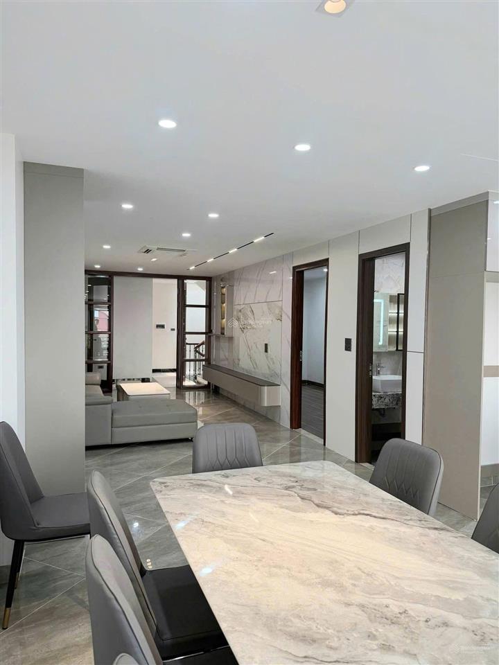 Nhà vĩnh tuy 115m² 8 tầng mặt tiền 6.5m kinh doanh ô tô 35 tỷ hai bà trưng