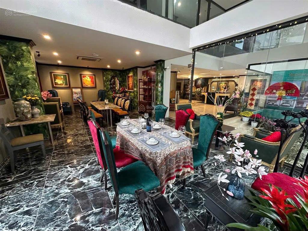 Bán tòa khách sạn giang văn minh 292m2 10 tầng lô góc 4 thoáng mặt tiền 15m 277 tỷ ba đình