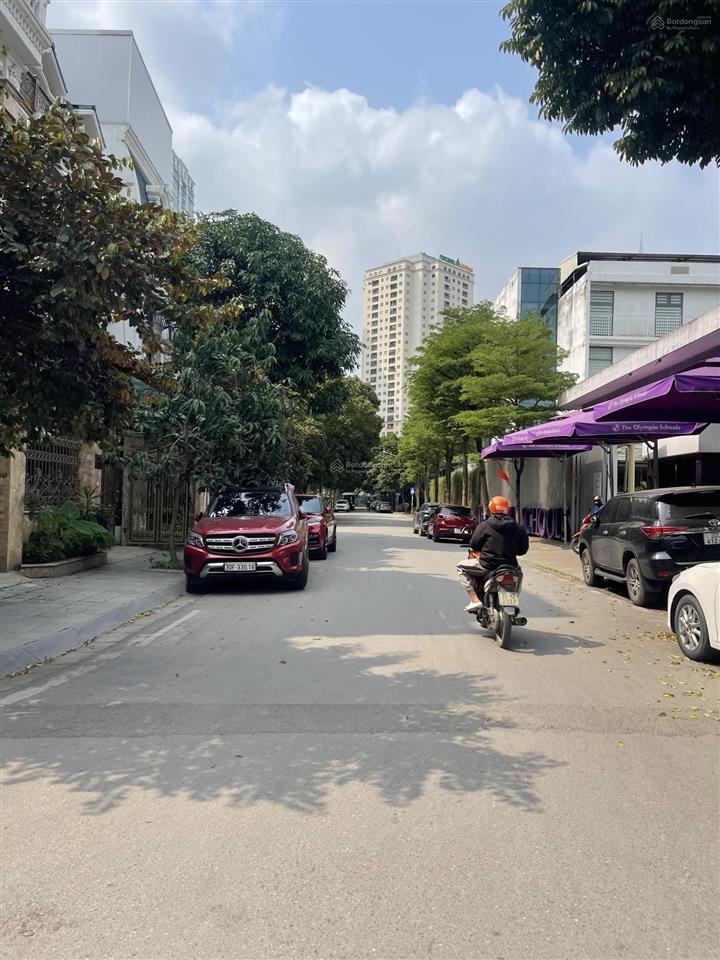 Bán mảnh đất phân lô vườn đào phố lạc long quân siêu vip hiếm nhà bán, 283m2 mt 13m giá 550tr/m2
