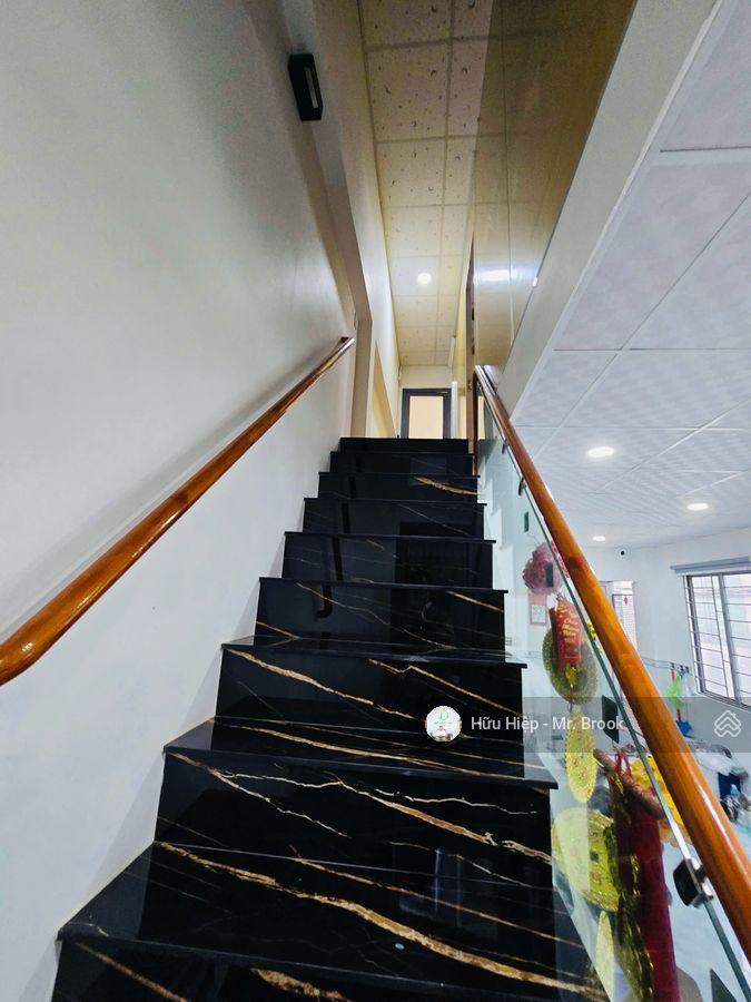 Nhà khu tân định quận 1, gần chùa nguyễn văn nguyễn  50m², 5pn, 2 mặt hẻm, lô góc thoáng mát