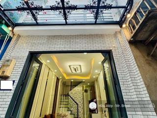 Nhà mới cách mạng tháng 8 quận 3  1 trệt 2 lầu, full nội thất, dọn vào ở ngay đón tết giá 4,68 tỷ