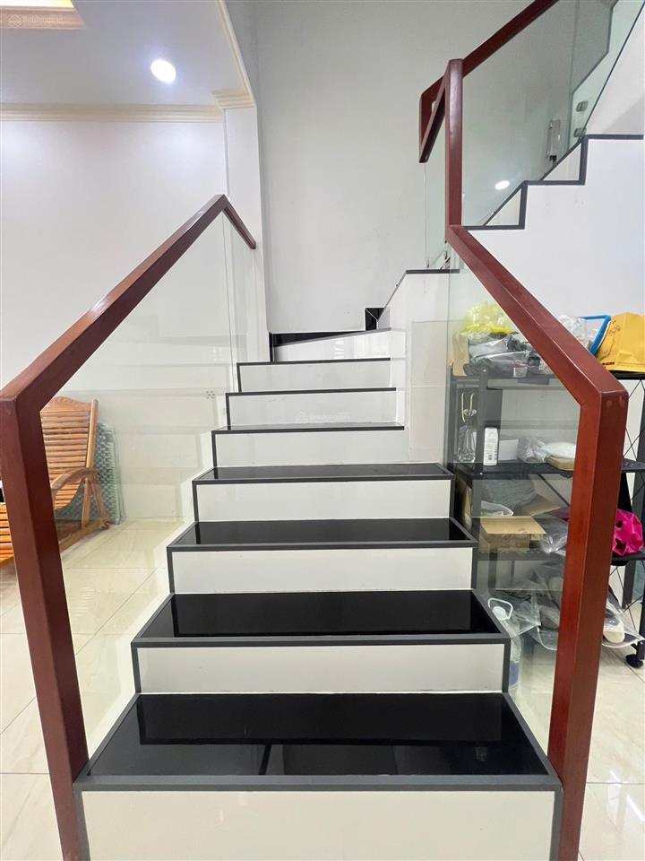 Nhà mới 4 tầng hậu giang quận 6, cách mặt tiền 10m, 55.8m², 4pn, view kênh thoáng mát, giá 6.5 tỷ