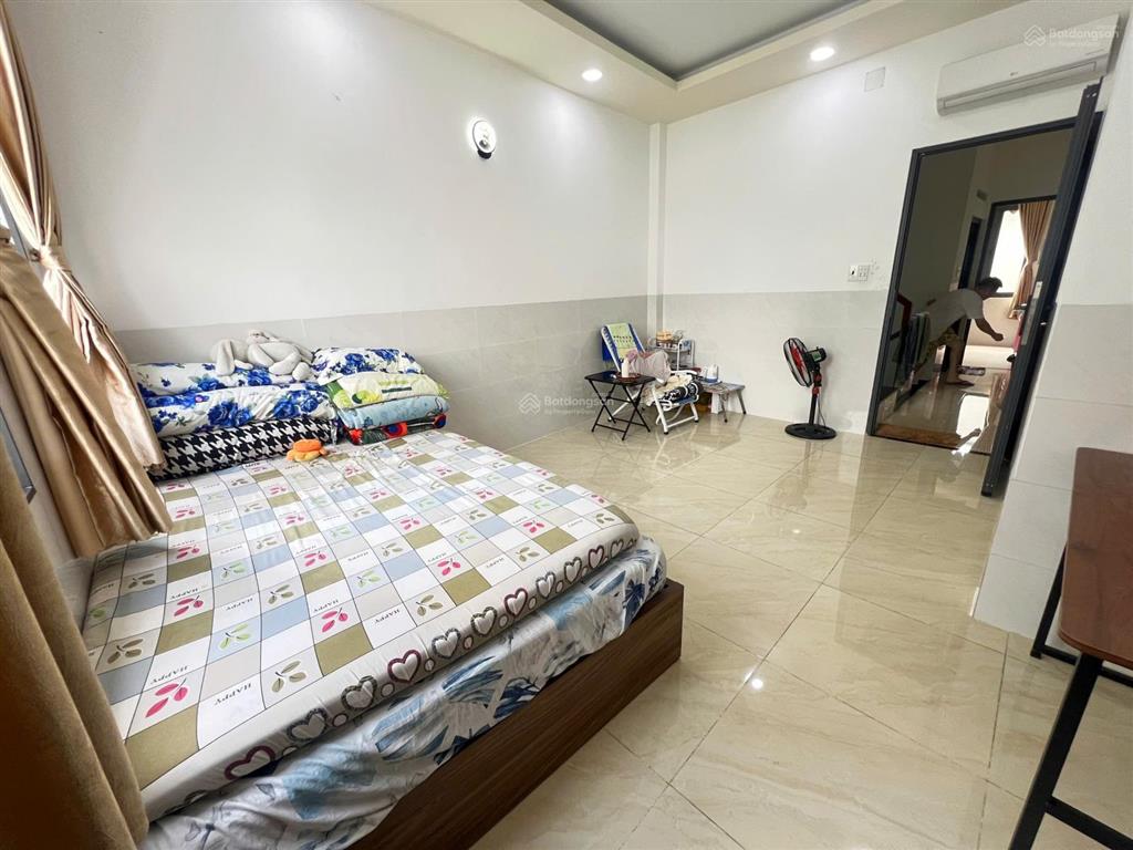 Nhà mới 4 tầng hậu giang quận 6, cách mặt tiền 10m, 55.8m², 4pn, view kênh thoáng mát, giá 6.5 tỷ