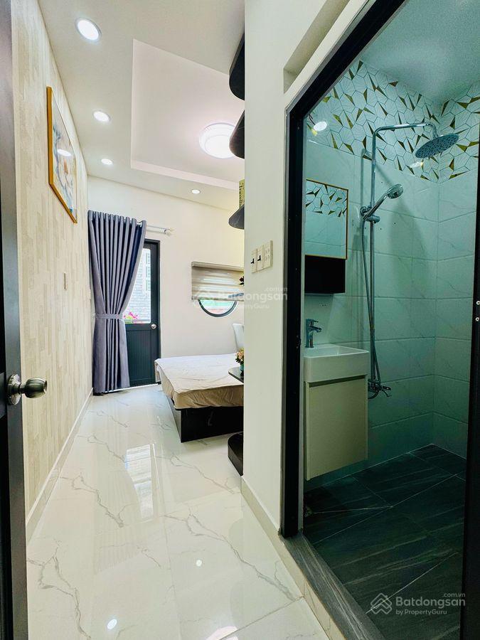 Nhà mới cách mạng tháng 8, quận 3, gần công viên lê thị riêng  3 tầng, full nội thất, vào ở ngay