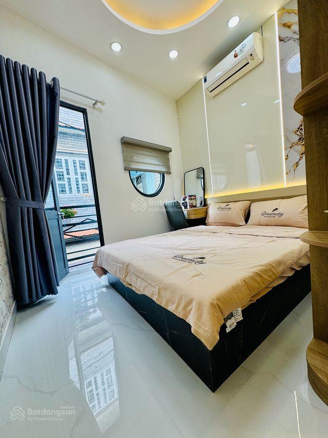 Nhà mới cách mạng tháng 8, quận 3, gần công viên lê thị riêng  3 tầng, full nội thất, vào ở ngay