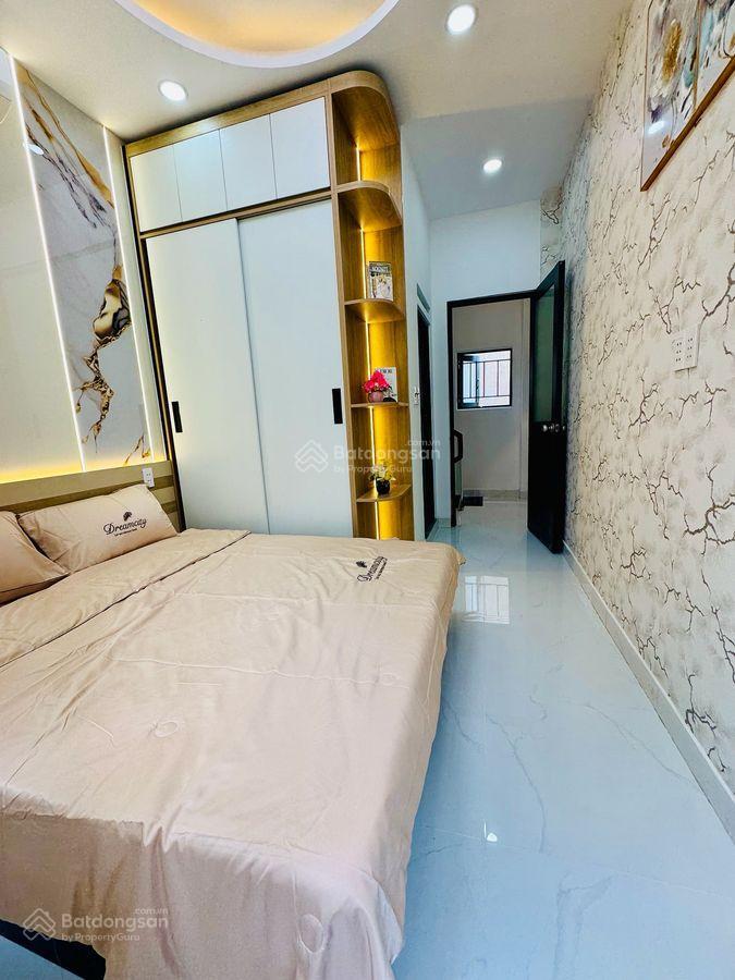 Nhà mới cách mạng tháng 8, quận 3, gần công viên lê thị riêng  3 tầng, full nội thất, vào ở ngay