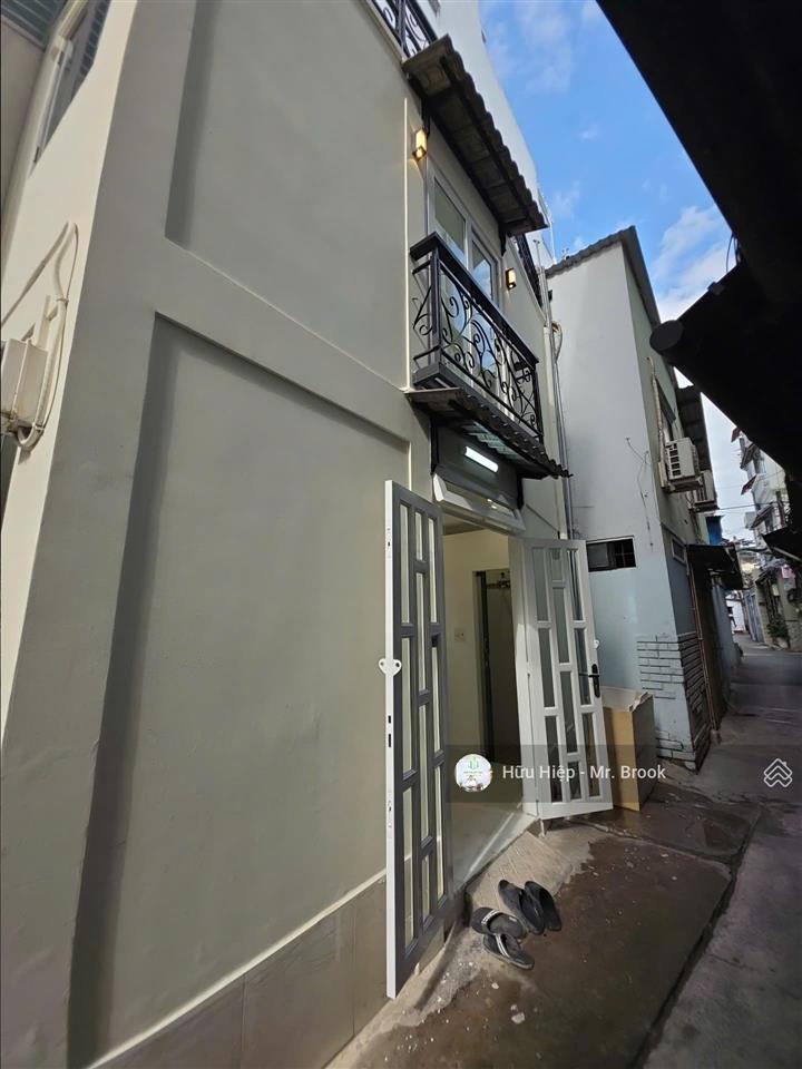 Bán nhà phú nhuận 2,3 tỷ có hộ khẩu sài gòn, hẻm xe tải, sổ hoàn công đủ, không quy hoạch, lộ giới