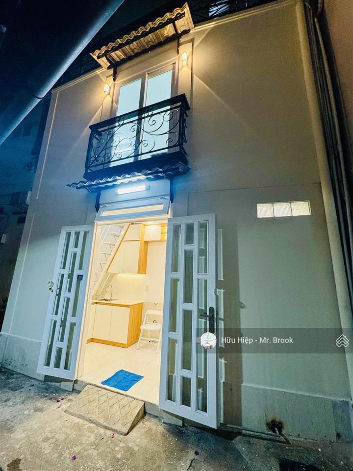 Bán nhà phú nhuận 2,3 tỷ có hộ khẩu sài gòn, hẻm xe tải, sổ hoàn công đủ, không quy hoạch, lộ giới